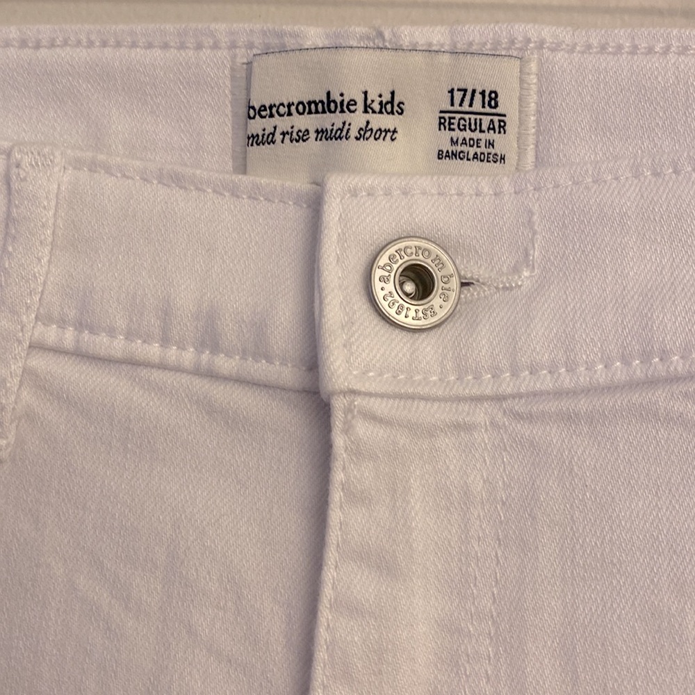 Abercrombie and Fitch Kids Mid Rise MIDI Shorts White Fringe NWT 17/18 Regular - Picture 3 of 9